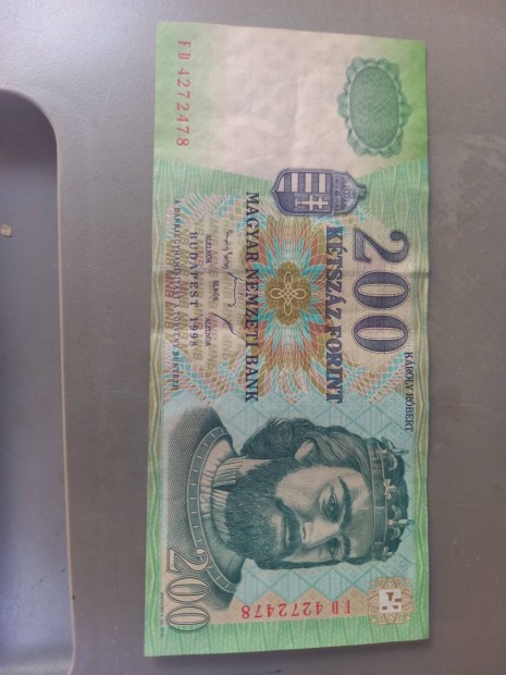 papír 200 ftosak!