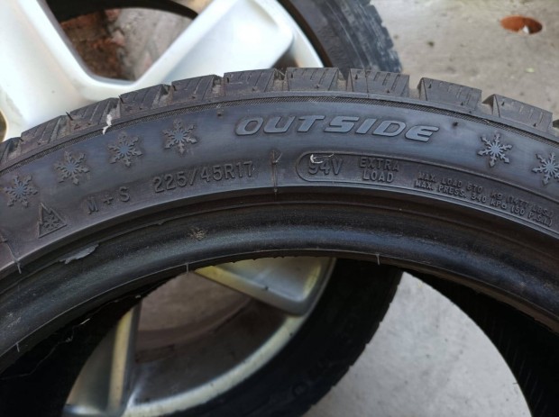 peugeot 17-colos felni. 