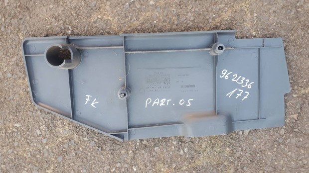 peugeot Partner 2005 ülés melletti műanyag 9621336177
