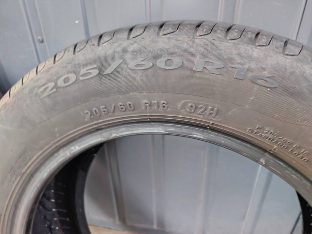 pirelli 205/60-16 nyárigumi