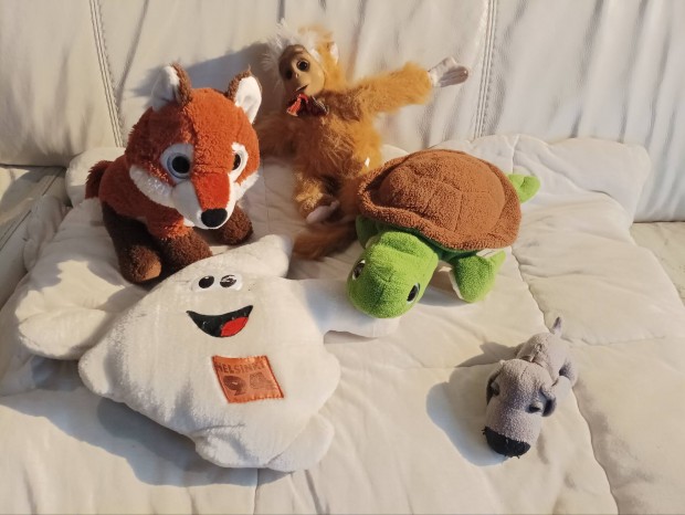 pl�ssfigur�k elad�k �ll�n 