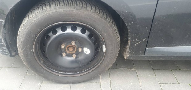 renault lemezfelni téligumival,16,5×114.3,+dísztárcsa