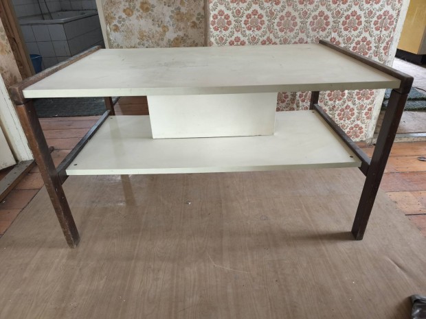 retr� doh�nyz�asztal 