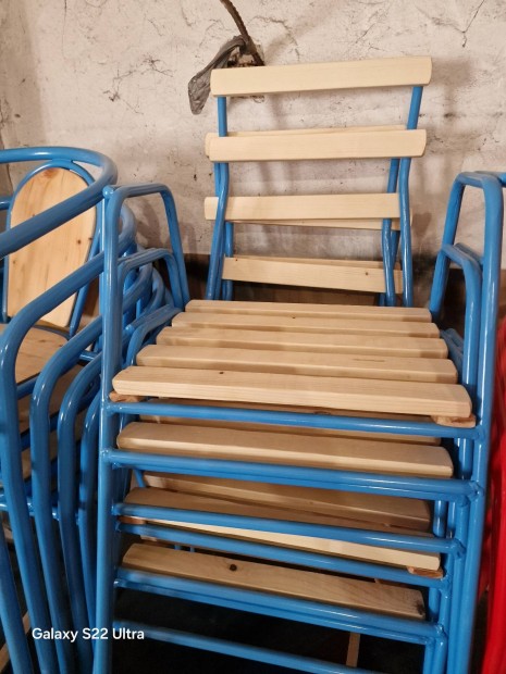 retro kerti szék régi éttermi szék karos vendéglátós szék rakásolhato