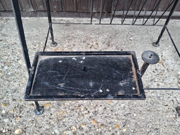 retro vintage kov�csoltvas asztal ,vir�gtart� �js�gtart� 