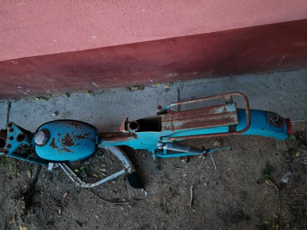 riga motorkerékpár alkatrésznek gyüjtőknek