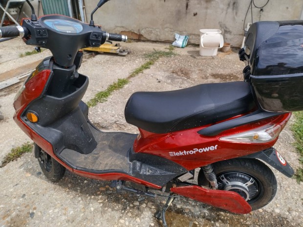 robog, j akkumltorokkal
