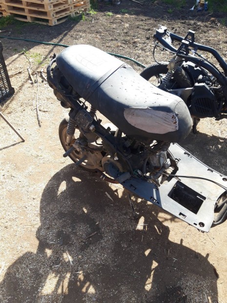 robog� alkatreszek