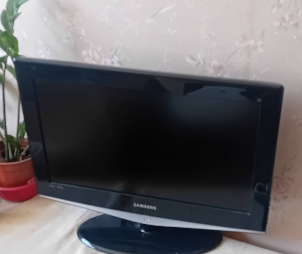samsung lcd tv 66cm hd ready új