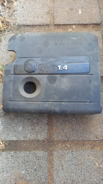 skoda fabia 1.4 16v motorburkolat 