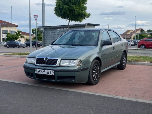 skoda octavia 1.6 benzin 2001 évjárat