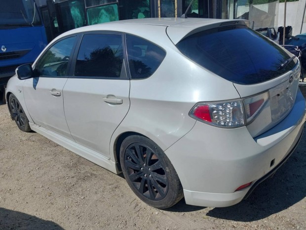subaru Impreza maradekai