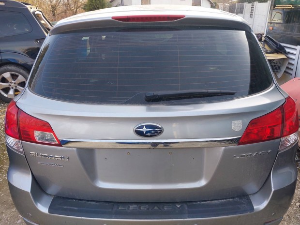 subaru legacy csomagter ajt s egyebek