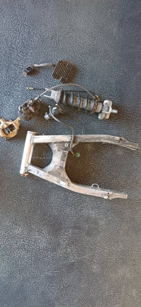 suzuki Gsxr 600 K1 alkatrszek 