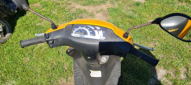 suzuki lets 2 bontott alkatrészek