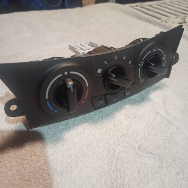 suzuki swift 2012-t�l(h�t�s-f�t�s panel)