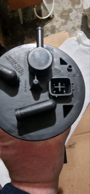 suzuki wagon r �zemanyag szivatty�