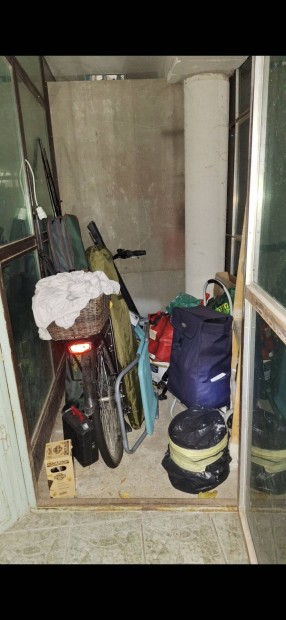 szigetszentmikl�s motor bicikli  t�rol� kiad�