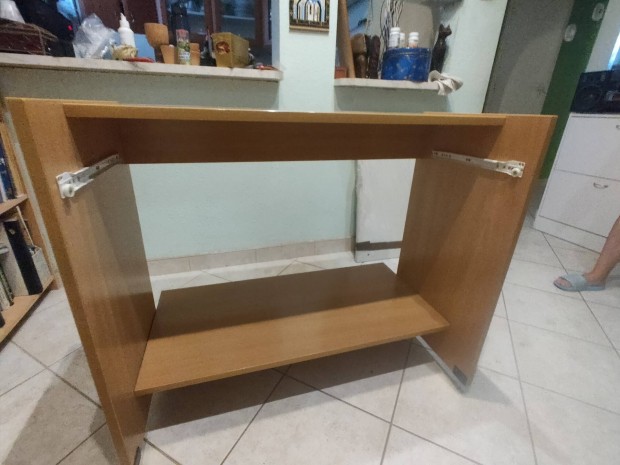 szoba számítógép asztal bükk színben, újszerű, hibátlan állapotban!