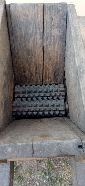 szőlő daráló