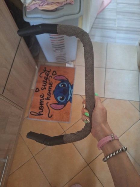 szürke sport babakocsi