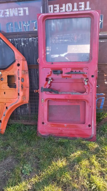 t4 plat�s ajt�k elad�