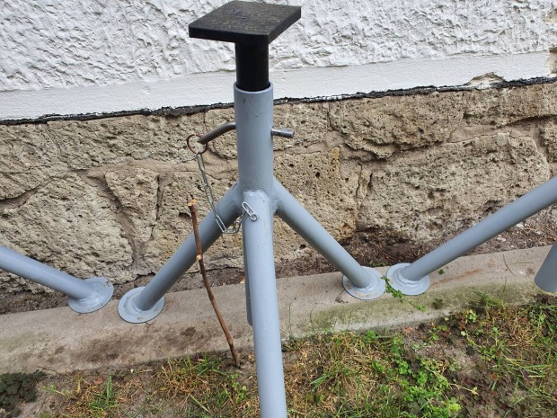 támasztó bakok.