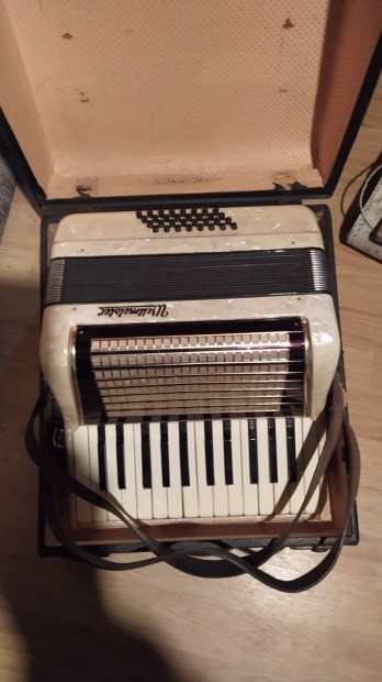 tang� harmonika feh�r gy�ngyh�zas 32 basszus