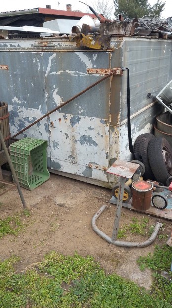 t�rol� fel�p�tm�ny 