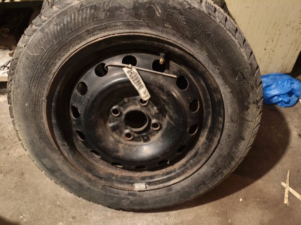 téki gumi Mazda 323 F-hez