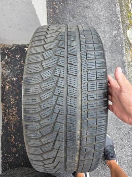 tli gumi Audi Q7,SQ7,Q8,SQ8 5x112 r23