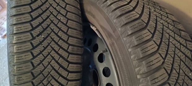 téli gumi felnire szerelve 205/55r16