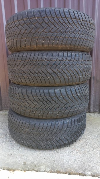 t�li gumigarnitura R17 215/55