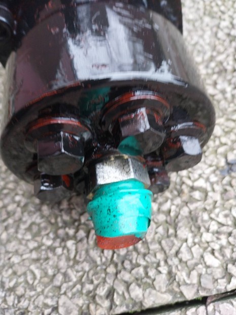 teljesen felujitott 6dugattyus hidraulikaszivattyu 