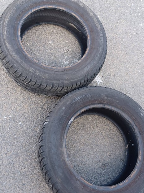 toyo snowprox 195/65r15 téligumi 2db
