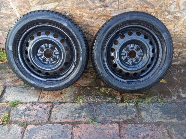 toyota aygo 4x100 lemezfelni tligumikkal aygo c1 107