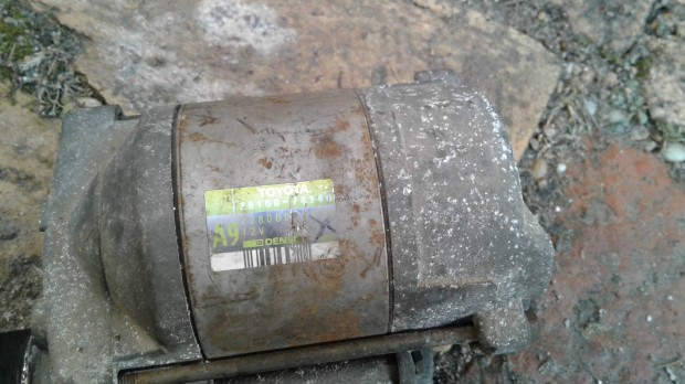 toyota carina 2.0.benzin öninditó
