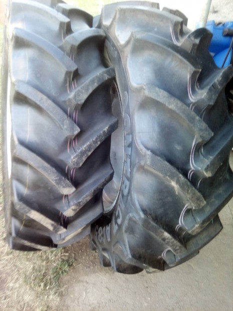 traktor kerk 320/85R24