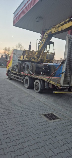 traktor pótkocsi bálázó