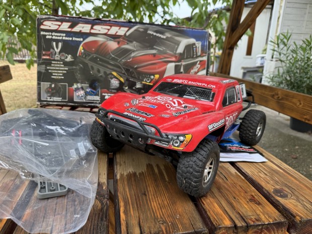 traxxas slash RC tvirnyts aut (nem hpi baja )