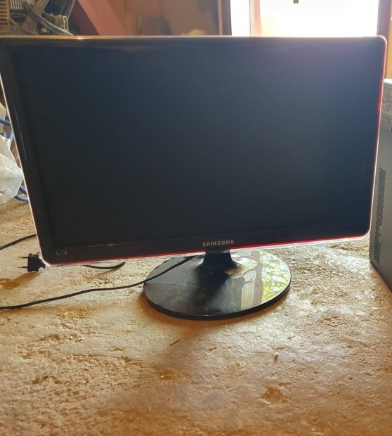 tv/ monitor 48 cm