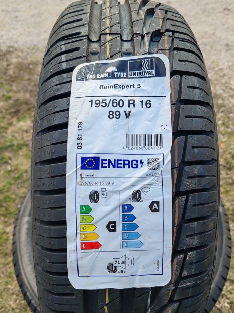 j 195/60 R16 nyri Garnitura 