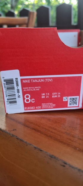 uj 25-s Nike gyerekcip