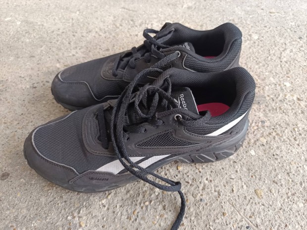új Eredeti női Reebok kislány cipő 39(25.5cm) ingyen szállítás