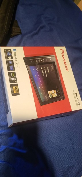 j Pioneer DMH-240 fejegysg