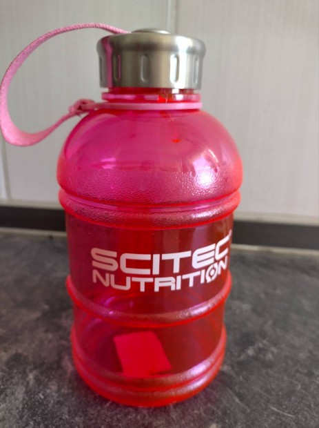 j Scitec 1000 ml kulacs