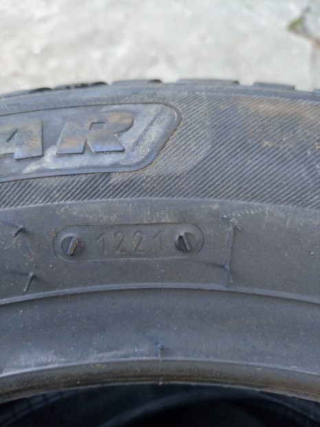 új négyévszakos gumi 195/60 r15