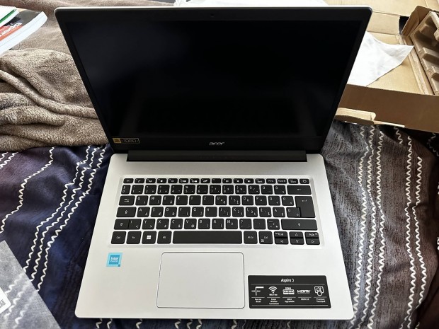 új szinte féláron- Acer laptop 14", Intel C, 4GB R, 128GB SSD