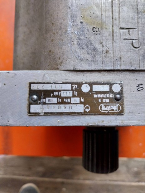 ujj hidraulikaszivattyu bords tengelyel 