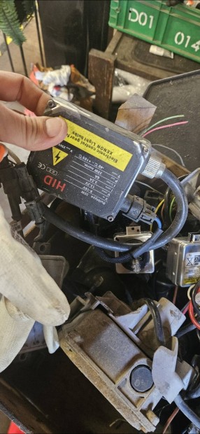 univerz�lis xenon trafo